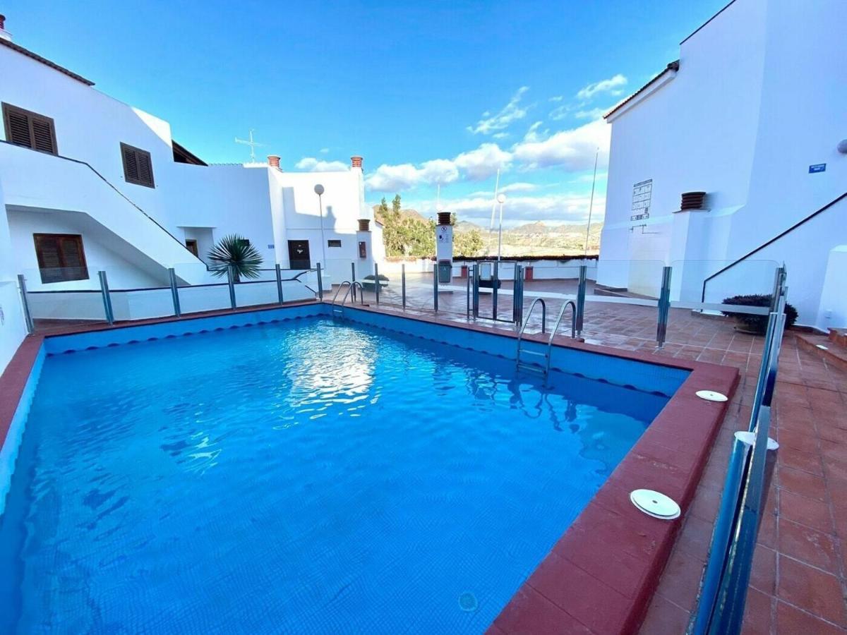 Cristianos Apartment, 1 Bedroom Wifi Free & Big Terrace Holiday home *